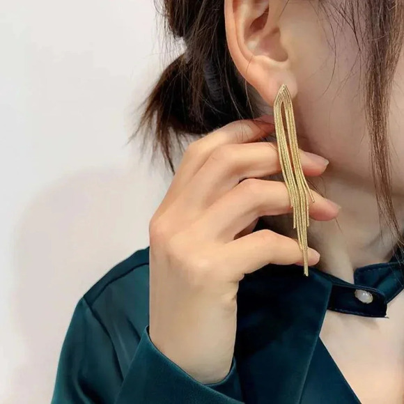 Gold Tassel Long Chain Drop Statement Earrings - Picture 4 of 4